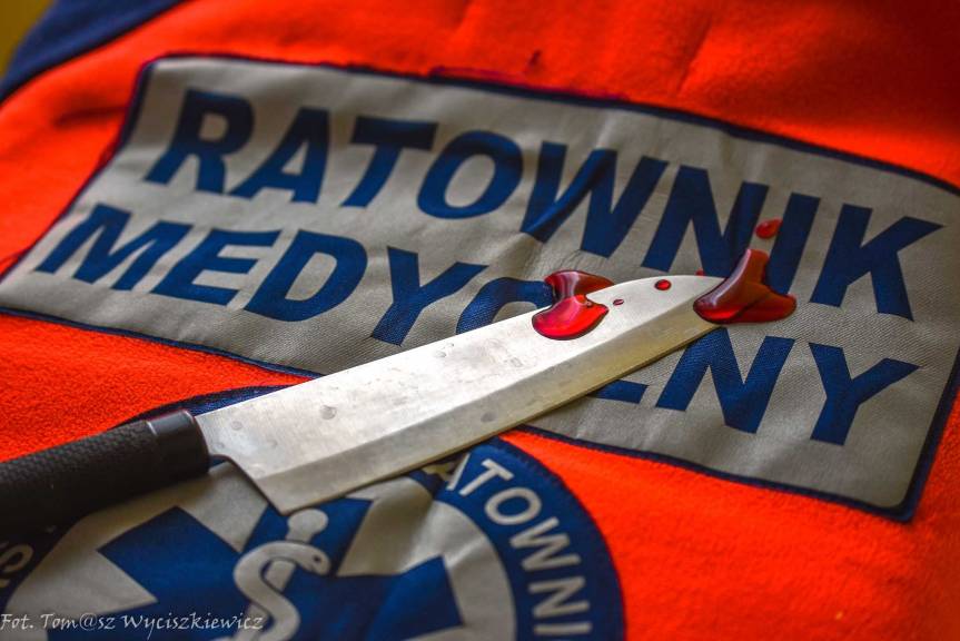 Atak nożownika zarażonego koronowirusem na ratownika medycznego