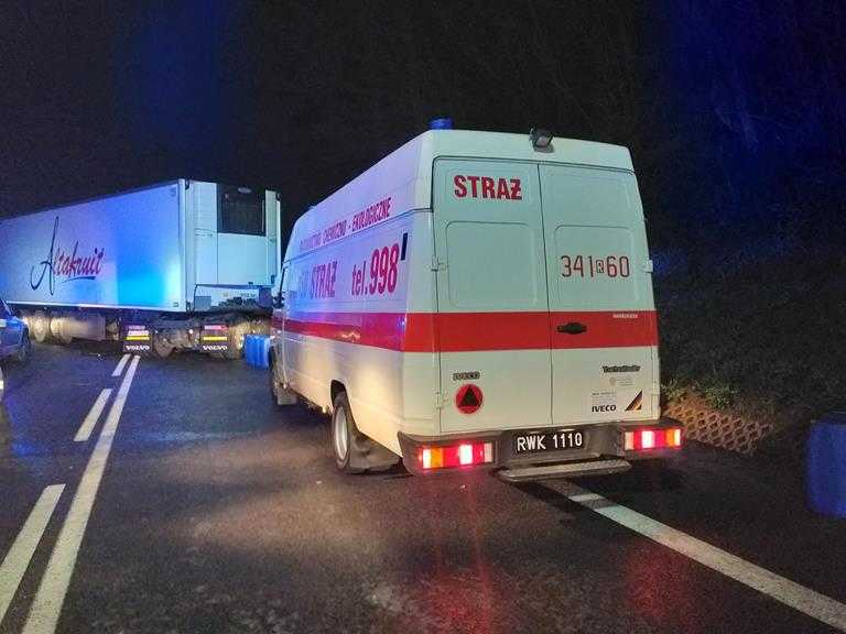 Nocne zderzenie na ''zakręcie śmierci"