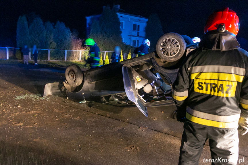 Rymanów. Dachowanie samochodu