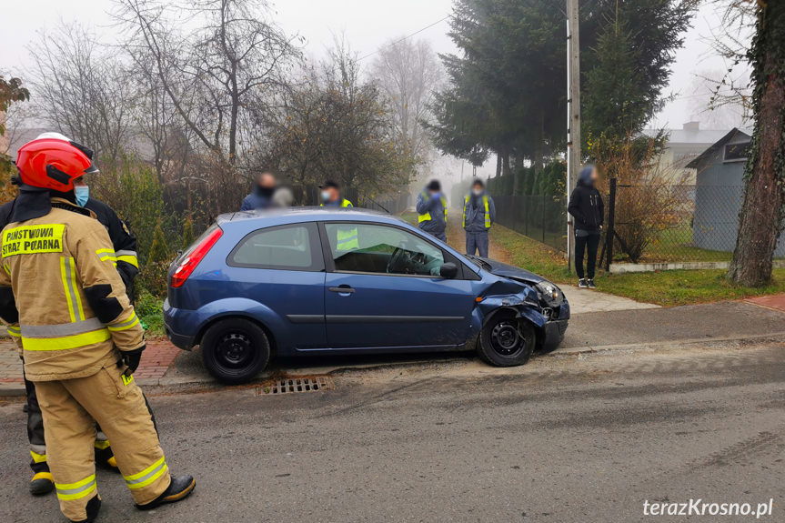 Jedlicze. Zderzenie osobówki ze śmieciarką