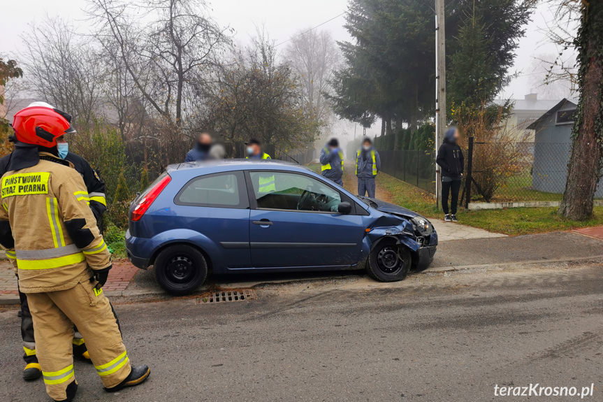 Jedlicze. Zderzenie osobówki ze śmieciarką