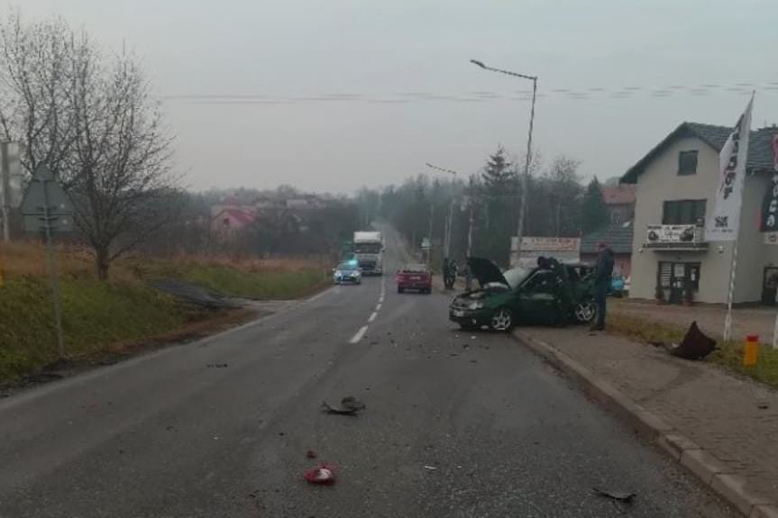 Zderzenie dwóch samochodów w Soninie