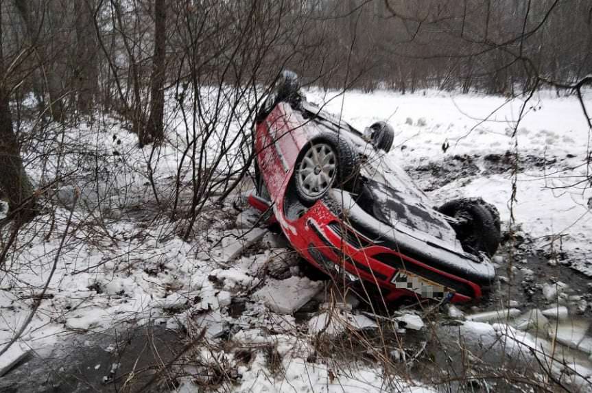 Nowa Grobla. Dachowanie samochodu