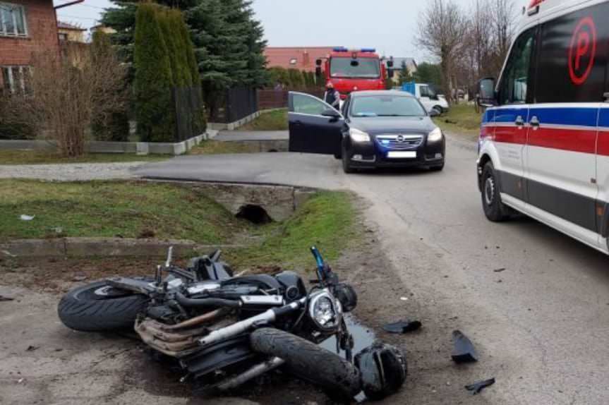 Kraczkowa. Motocyklista uderzył w przepust