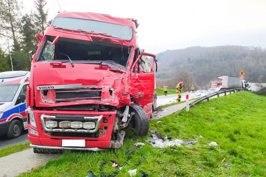 Domaradz. Zderzenie dwóch tirów