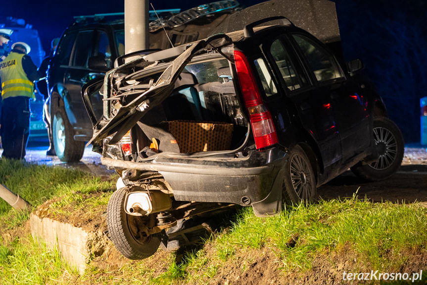 Iwonicz. Zderzenie dwóch samochodów