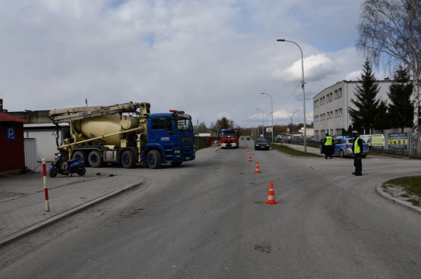 Zderzenie motorowerzysty z ciężarówką