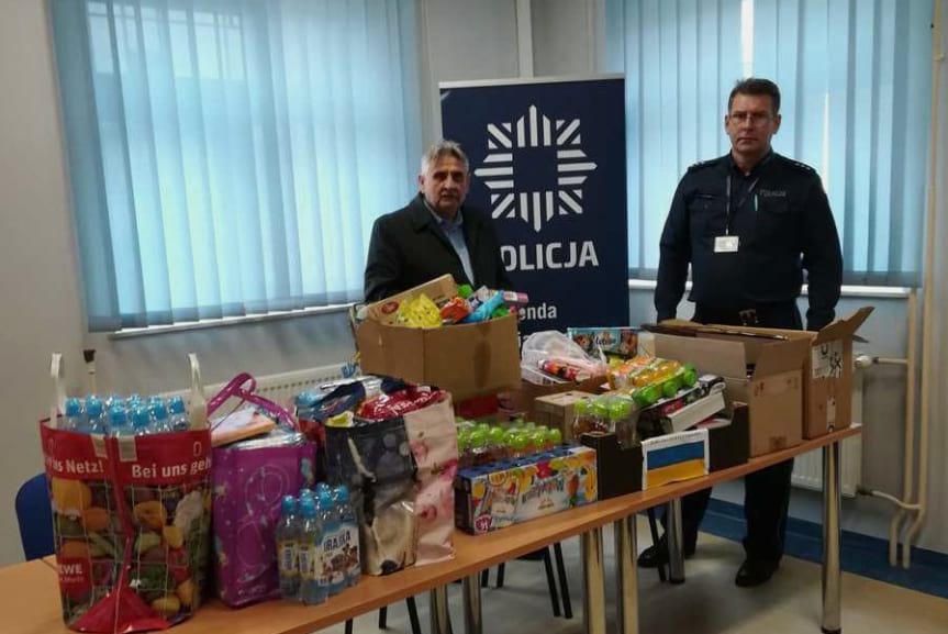 Kolbuszowscy policjanci pomagają ukraińskim rodzinom