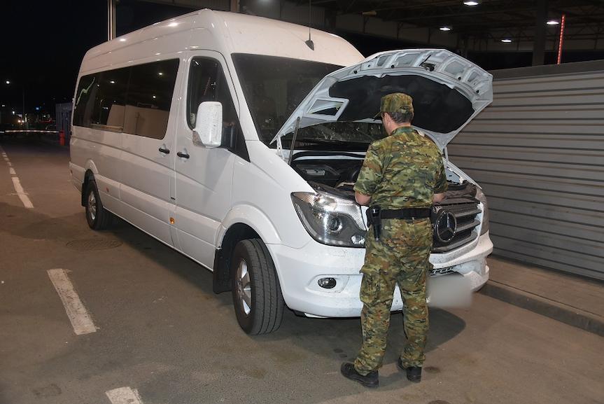 Luksusowy bus z przekutymi numerami VIN