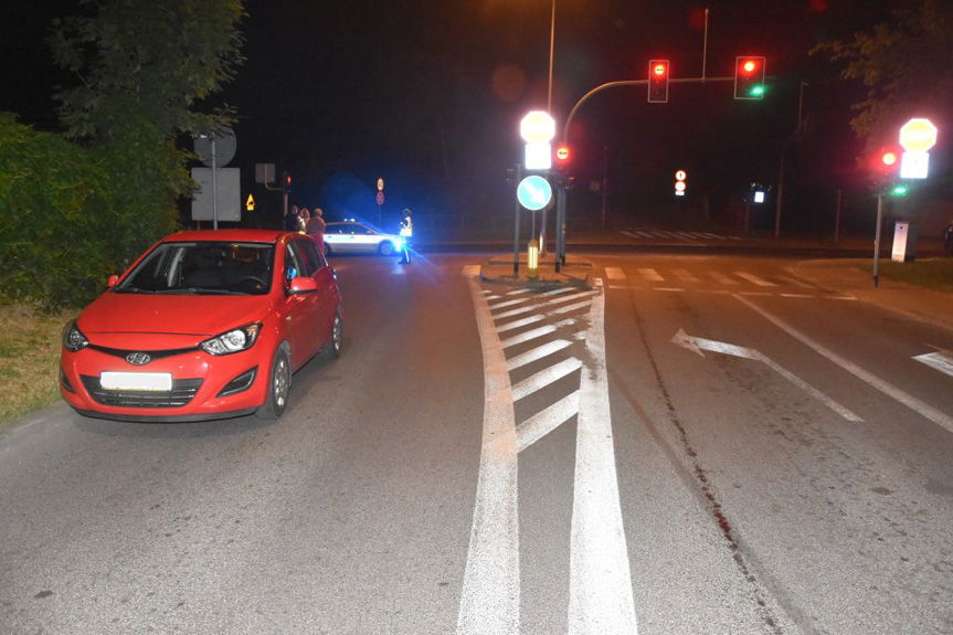 16-latka potrącona na pasach