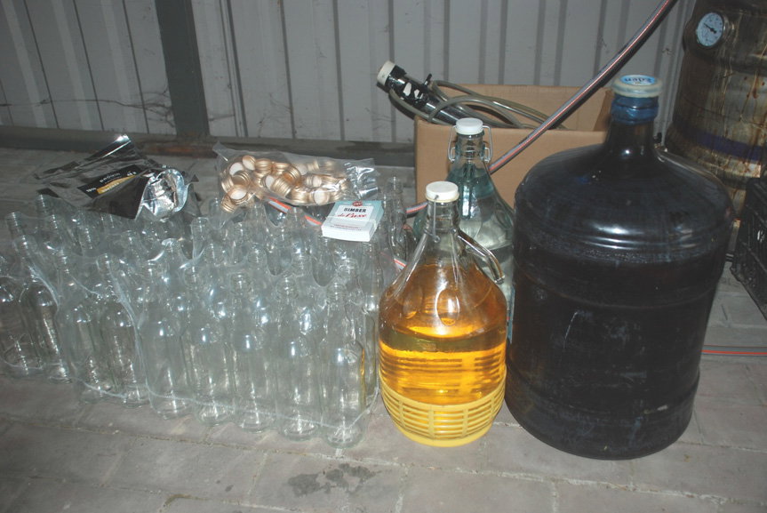 53-latek wytwarzał papierosy i alkohol stanie przed sądem 