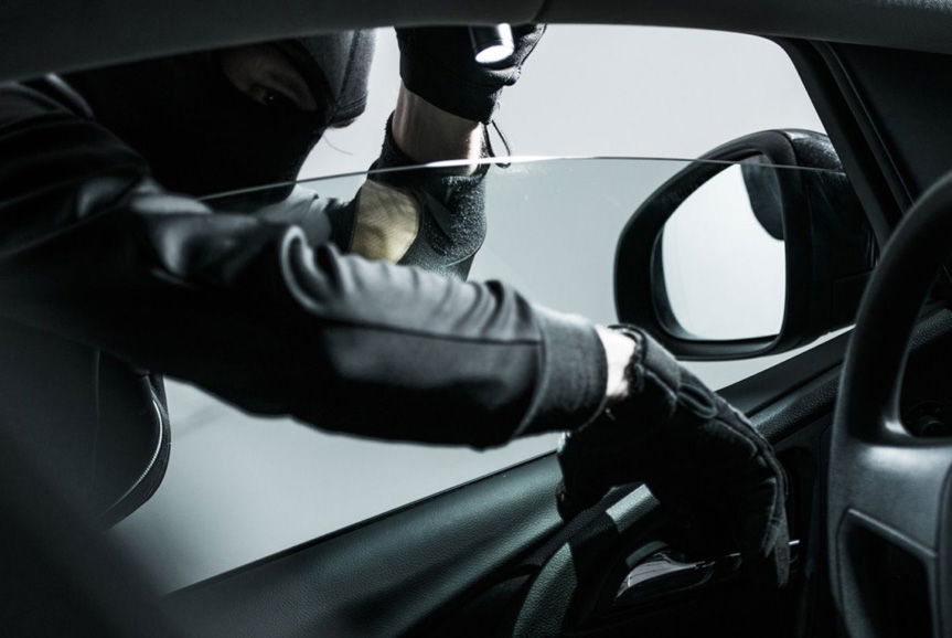 21-latek ukradł znajomej samochód usłyszał zarzut 