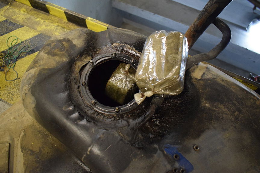 Kostka brukowa udawała papierosy