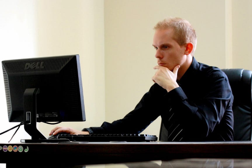 Padł ofiarą internetowego oszusta