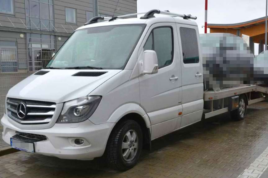 Pojazd oraz części poszukiwane przez władze Niemiec i Norwegii zatrzymane na podkarpackiej granicy państwa