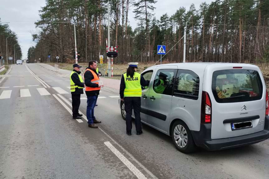 bezpieczny przejazd, działania policjantów