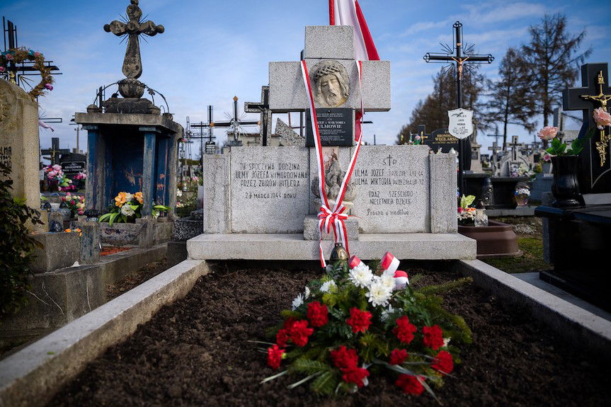 W Markowej ekshumowano szczątki rodziny Ulmów