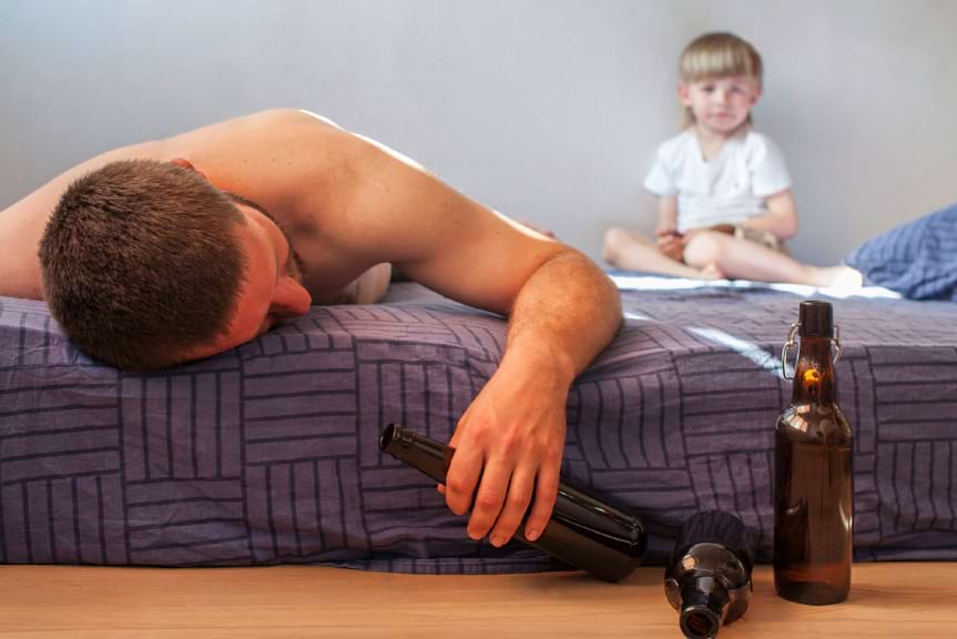 Dzieci pod opieką pijanych rodziców