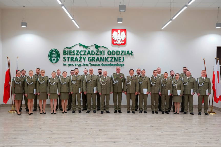 funkcjonariusze BOSG