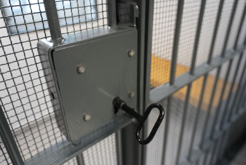 Złodziej alkoholu zatrzymany po pościgu przez policjantów