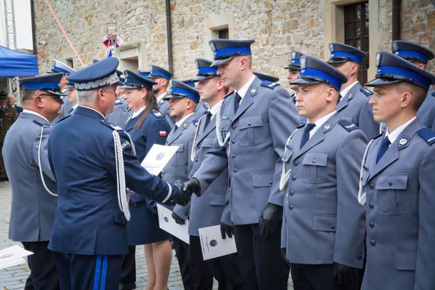 Policjanci odebrali awanse na wyższe stopnie policyjne