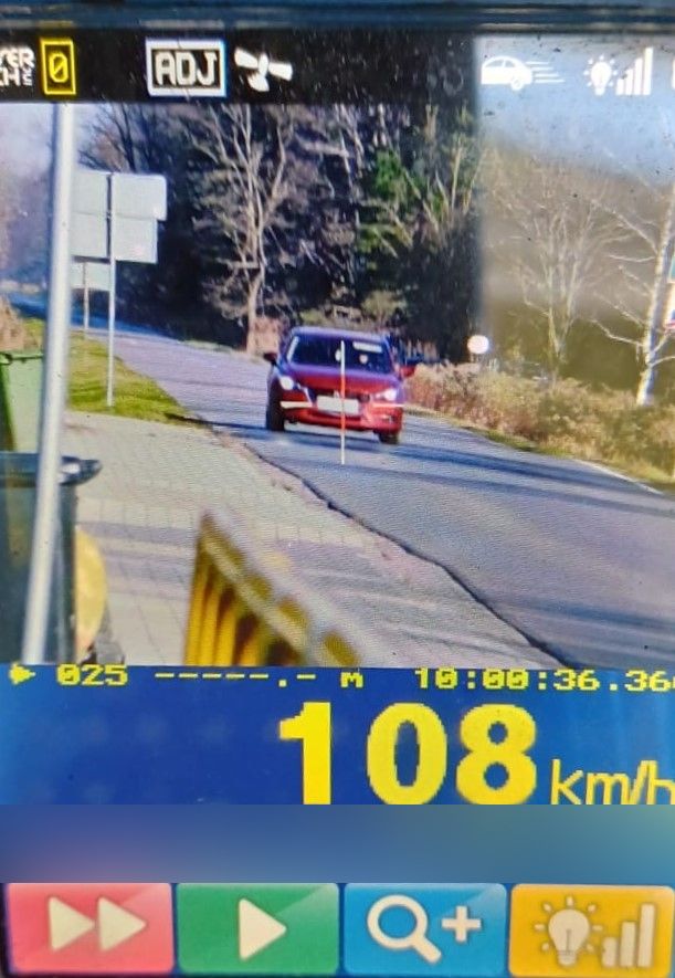 Miał na liczniku 108 km/h. Stracił prawo jazdy