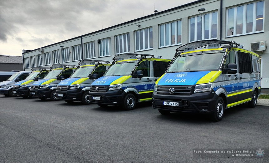 Nowe radiowozy trafiły do podkarpackiej policji