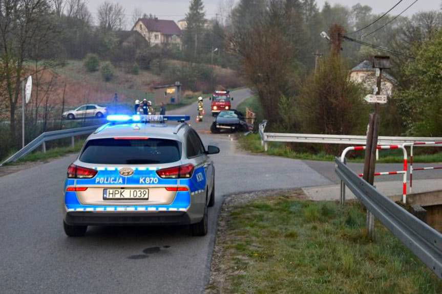 Nietrzeźwy uderzył w bariery w Lipnicy Dolnej