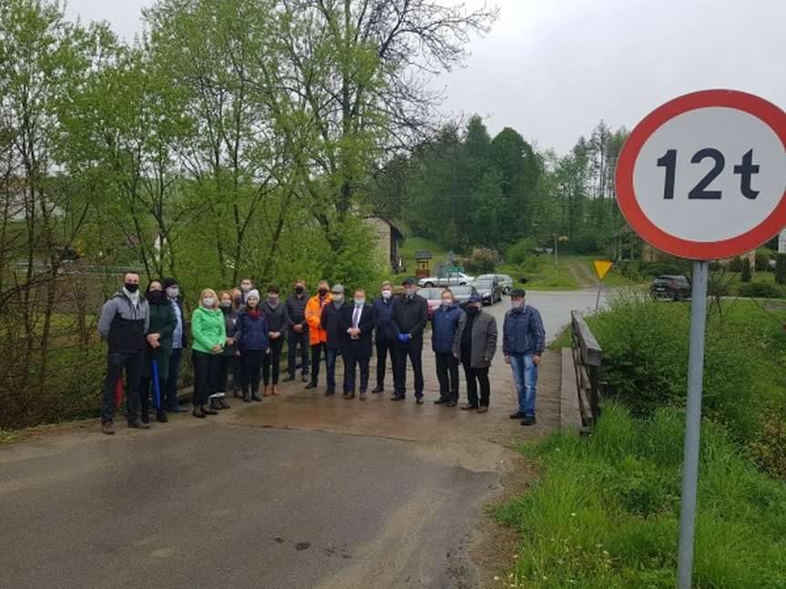 Przebudowa drogi w Desznicy