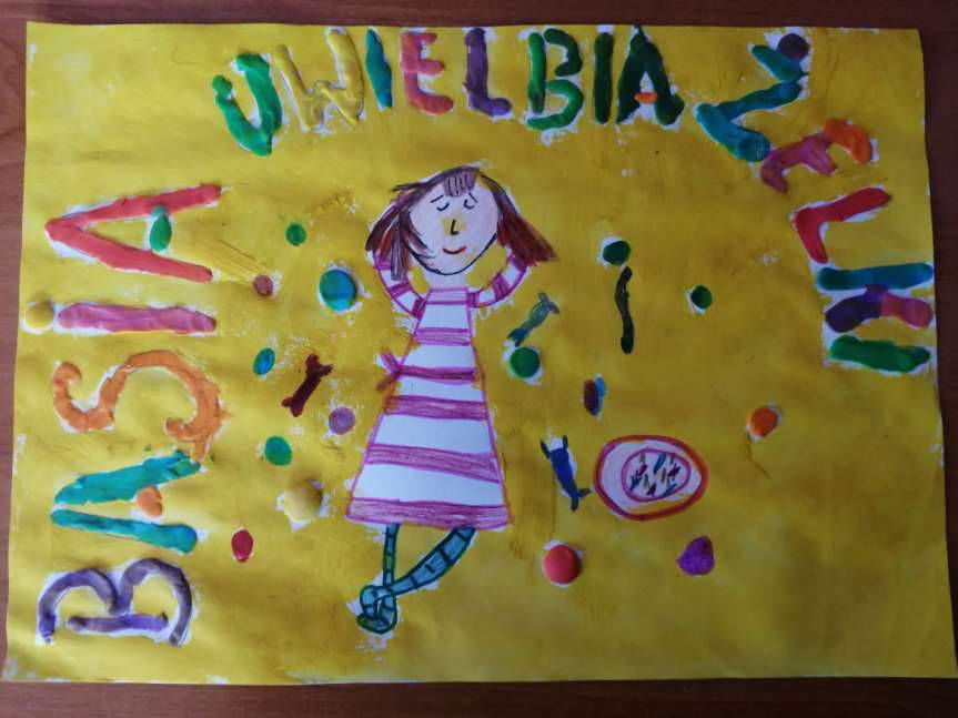 W Skołyszynie dzieci malowały smakołyki książkowych bohaterów