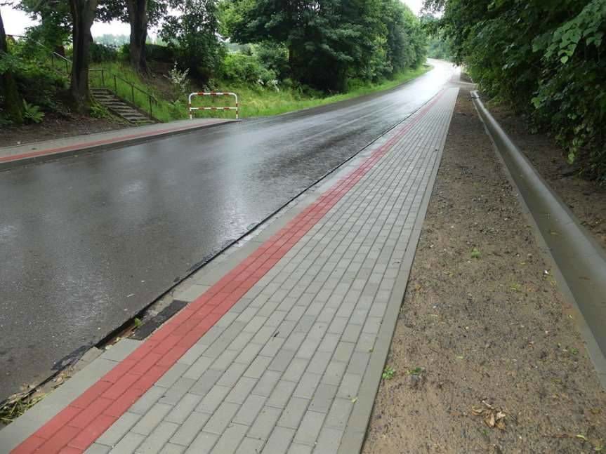Skołyszyn. Nowy chodnik przy drodze powiatowej