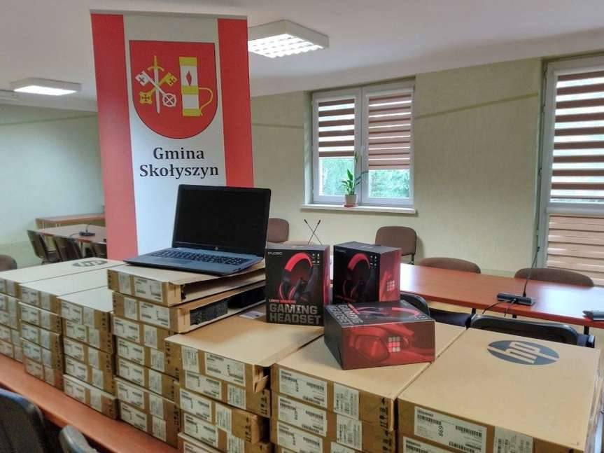 Gmina Skołyszyn. Kolejne laptopy trafiły do szkół