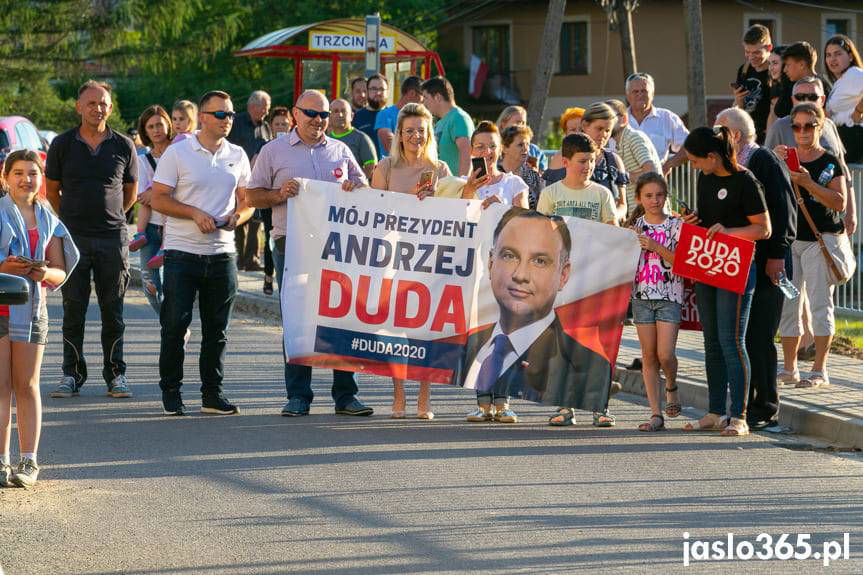 Prezydent Andrzej Duda u powodzian w Trzcinicy: sytuacja jest straszna!