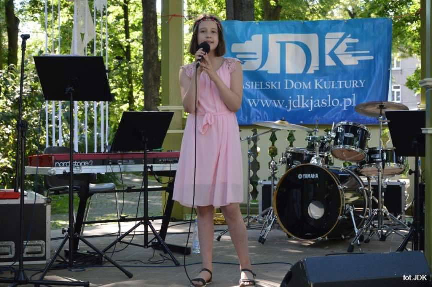 Wakacyjne teatry profilaktyczne z JDK. Niedziela z Indianami