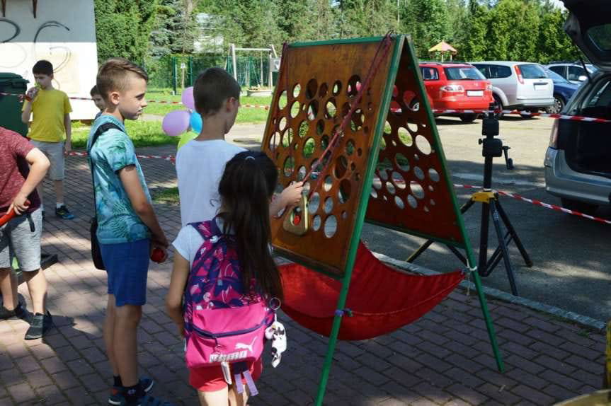 Wakacyjne teatry profilaktyczne z JDK. Moc szczęścia w Krajowicach