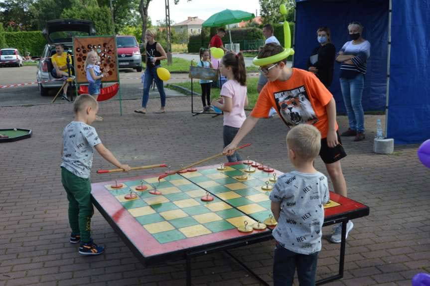 Wakacyjne teatry profilaktyczne z JDK. Moc szczęścia w Krajowicach