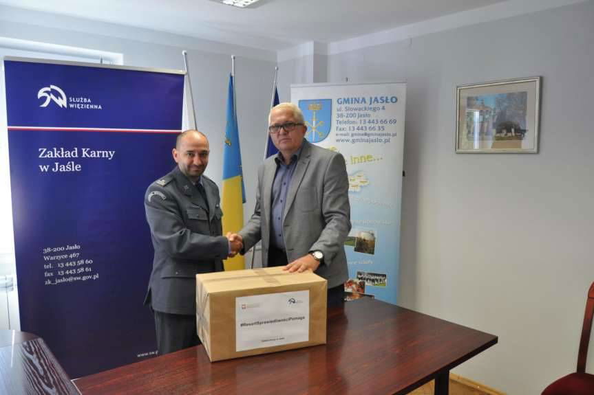 Jasło. Więźniowie uszyli - gmina rozdysponowała