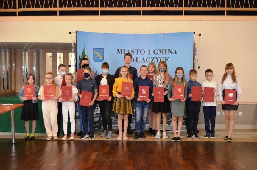 Stypendia burmistrza Kołaczyc dla zdolnych uczniów