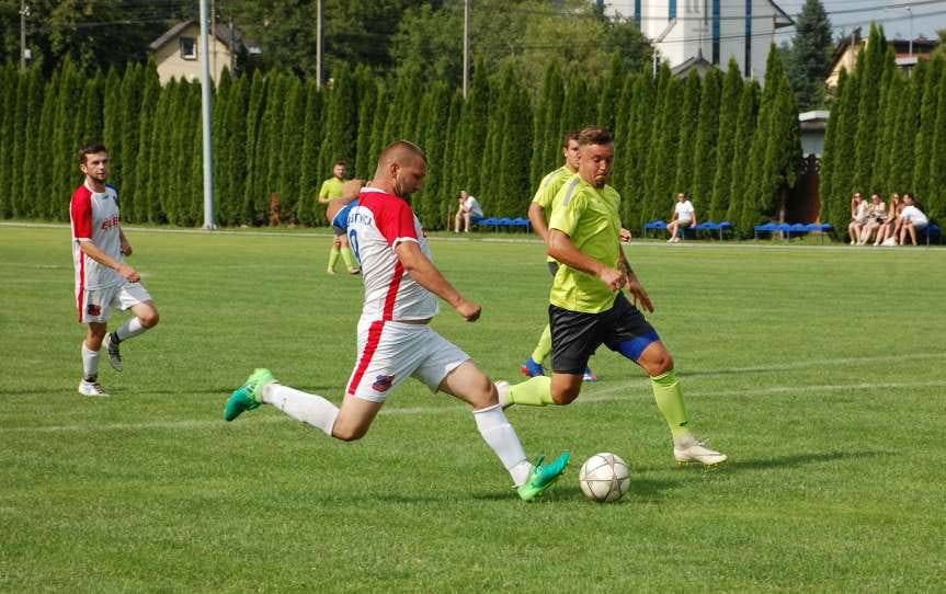 Piłka nożna. V liga krośnieńska. Dramatyczna końcówka w Skołyszynie. Ostoja Kołaczyce zmarnowała rzut karny