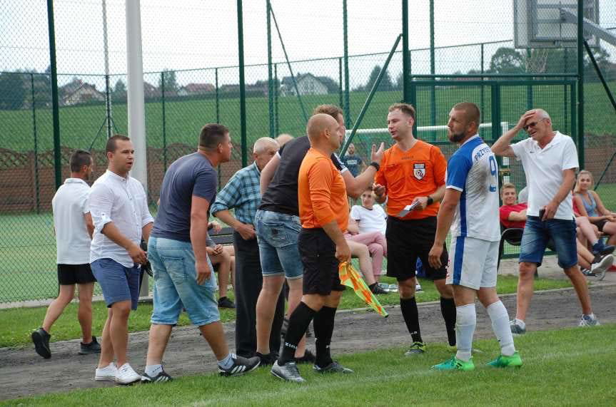 Piłka nożna. V liga krośnieńska. Dramatyczna końcówka w Skołyszynie. Ostoja Kołaczyce zmarnowała rzut karny