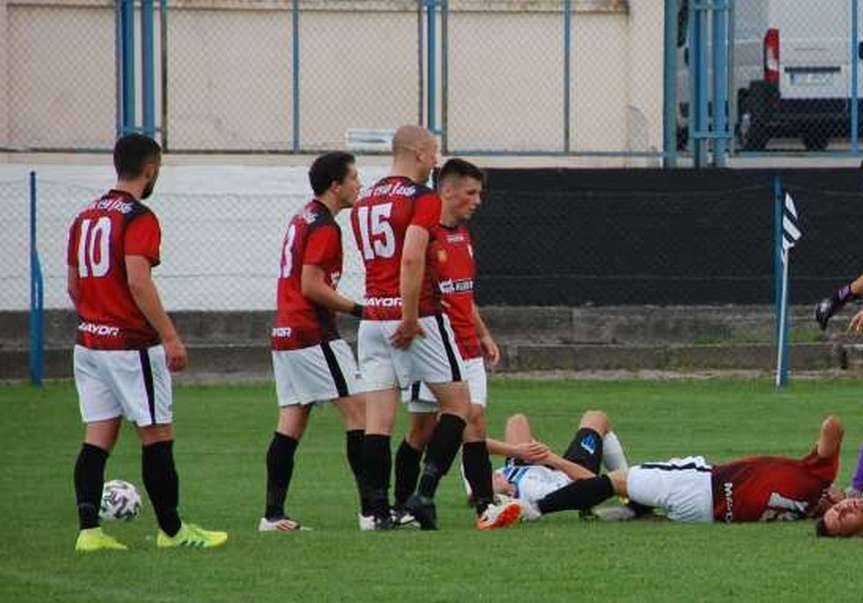 Piłka nożna. IV liga podkarpacka. Pierwszy punkt Czarnych po golu w 97. minucie!