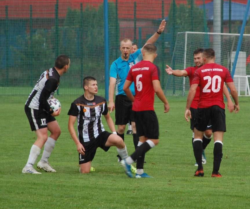 Piłka nożna. IV liga podkarpacka. Czarni nie zagrają z Karpatami