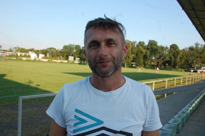 Piłka nożna. V liga krośnieńska. Czeluśnica zgasiła Iskrę. Pierwsze zwycięstwo drużyny Roberta Mastaja