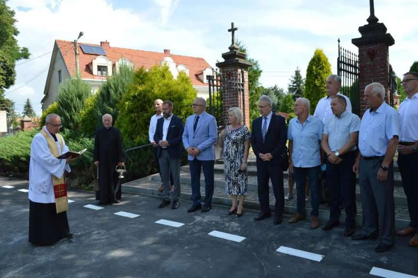 Osobnica. Wyremontowana droga