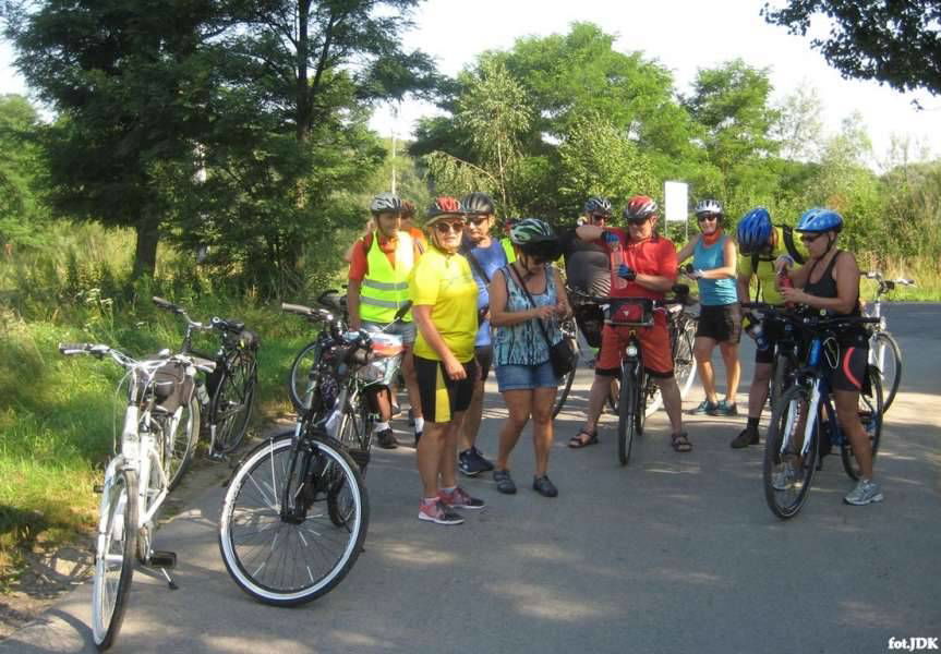 Wyprawa rowerowa na wzgórze Franków. Sielskie krajobrazy i wojenna przeszłość