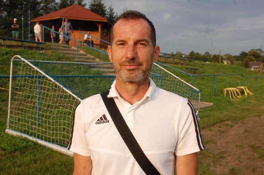 Piłka nożna. V liga krośnieńska. Tempo Nienaszów zwycięskie w derbach powiatu. Ozdobą meczu piękny gol Mateusza Kucińskiego