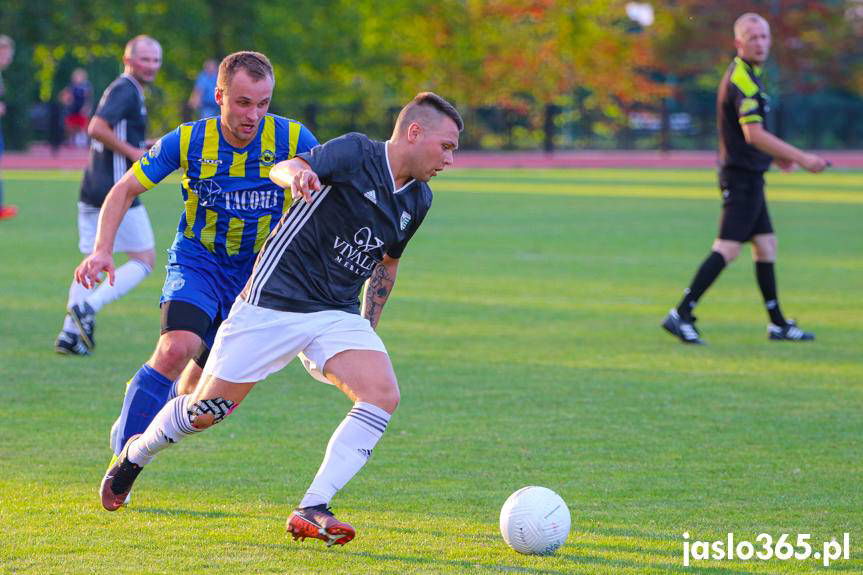 Piłka nożna. V liga krośnieńska. Pierwsze i zaskakujące zwycięstwo Ostoi Kołaczyce