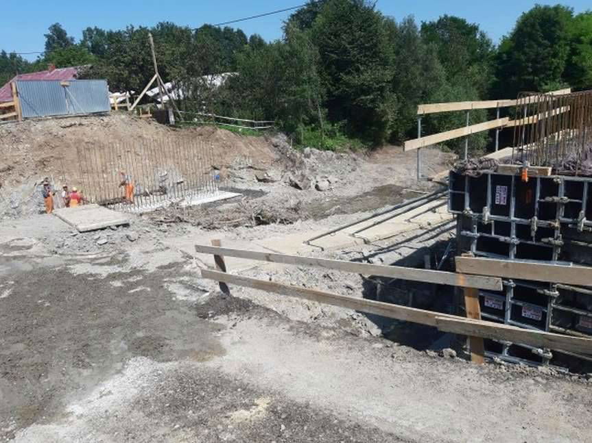 Desznica/Cieklin. Trzy mosty w budowie