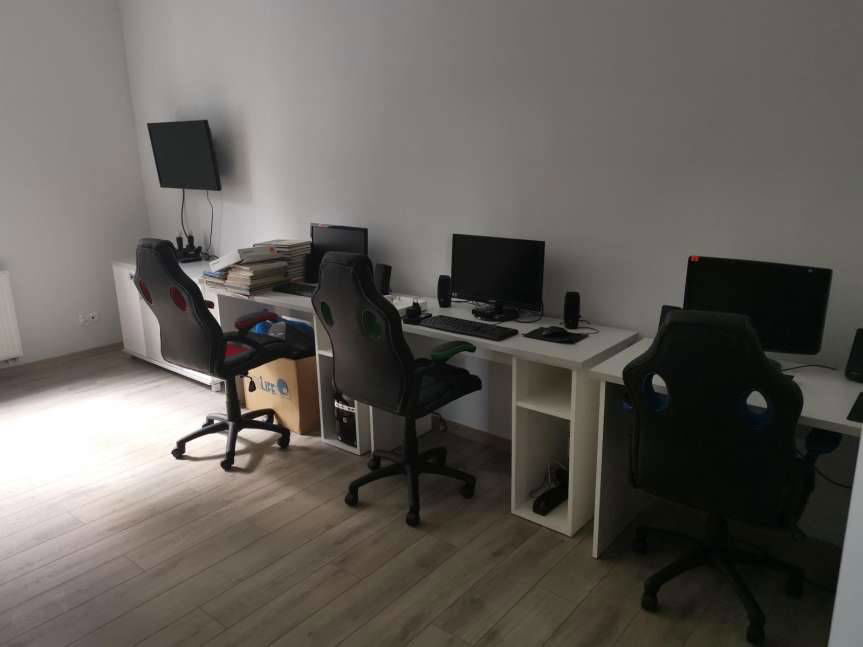 Trzcinica. Biblioteka w zabytkowej plebanii