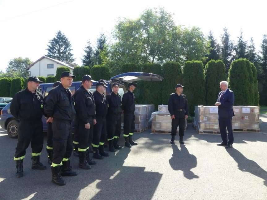 Powiat jasielski. Płyn do dezynfekcji i maseczki dla szkół